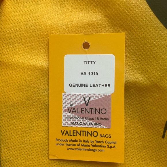 Authentic Valentino Handbag , and dust bag - Picture 2 of 16
